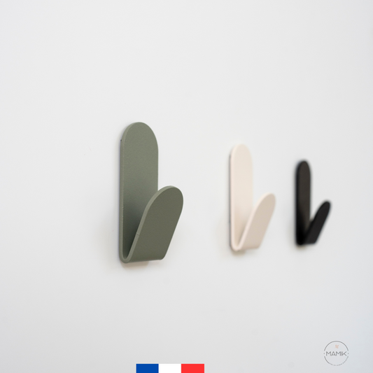 La patère murale design en aluminium, l'accessoire fonctionnel et minimaliste pour toute la maison