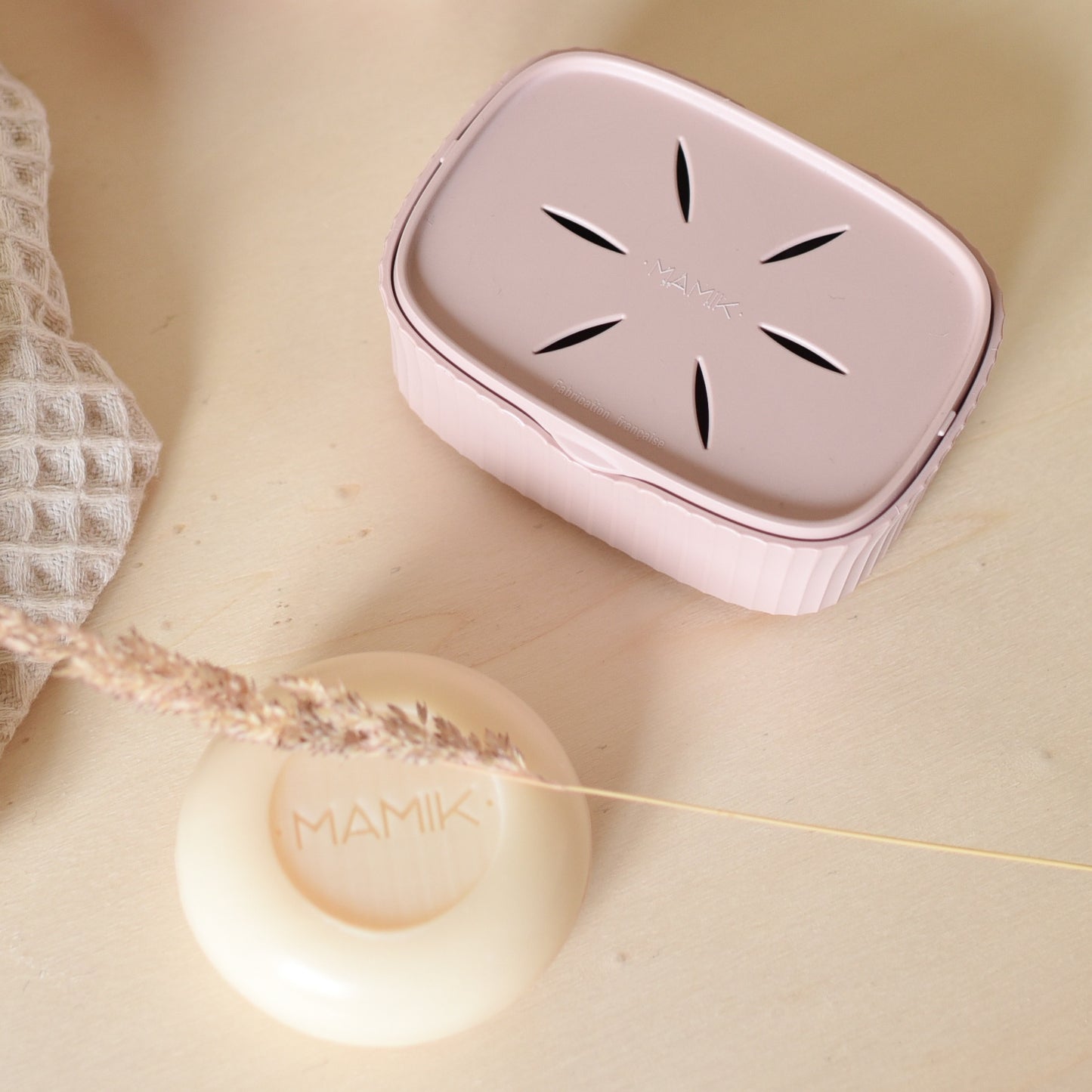 boite à savon minimaliste pour cadeau pour les mamans de mamik