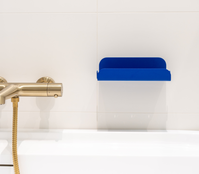 Etagère de douche mural - sans percage - Bleu majorelle mamik.fr