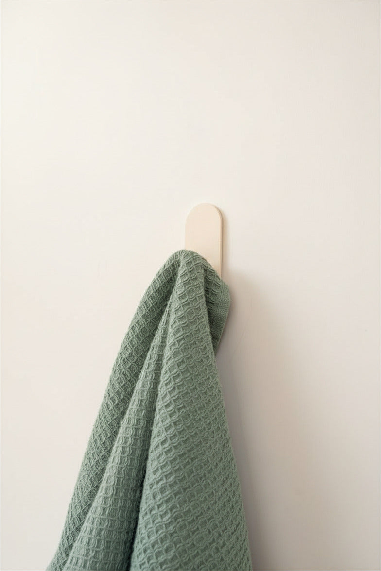 Patère pour serviette à main - Vert de gris mamik.fr