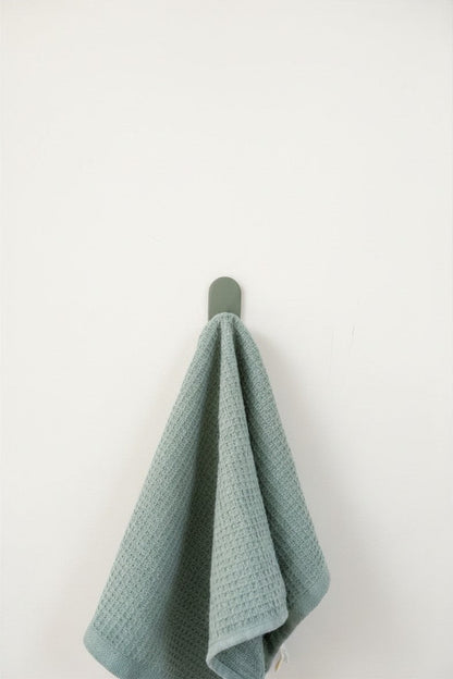 Patère pour serviette à main - Vert de gris mamik.fr