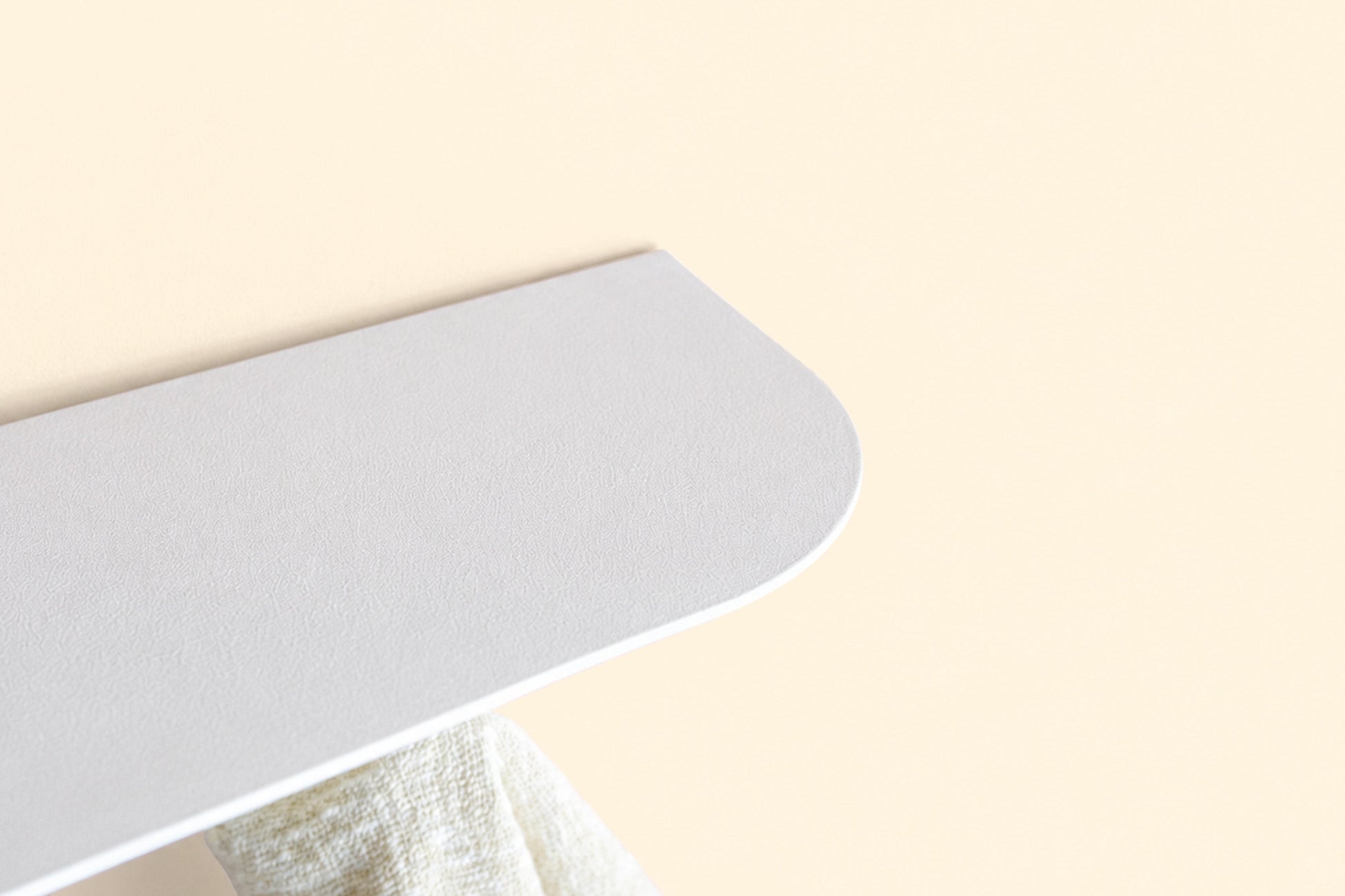 Porte flacon avec patère pour salle de bain - Noir mamik.fr
