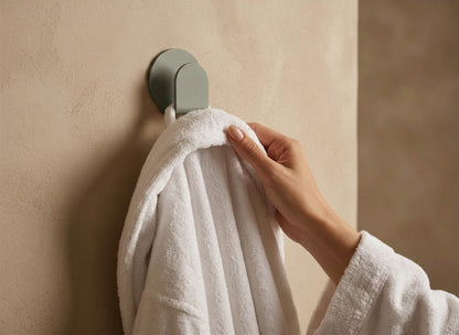Patère ronde pour serviette - Vert de gris mamik.fr