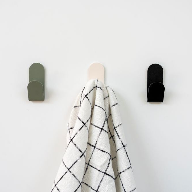 patère de cuisine fixer qui suspend un torchon